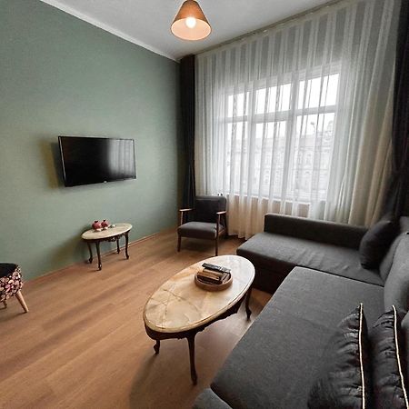 Waterfront Apartment By The Tram - Terrace With Dome & Golden Horn View In Fatih Istanboel Buitenkant foto