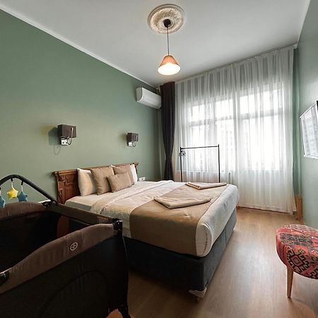 Waterfront Apartment By The Tram - Terrace With Dome & Golden Horn View In Fatih Istanboel Buitenkant foto