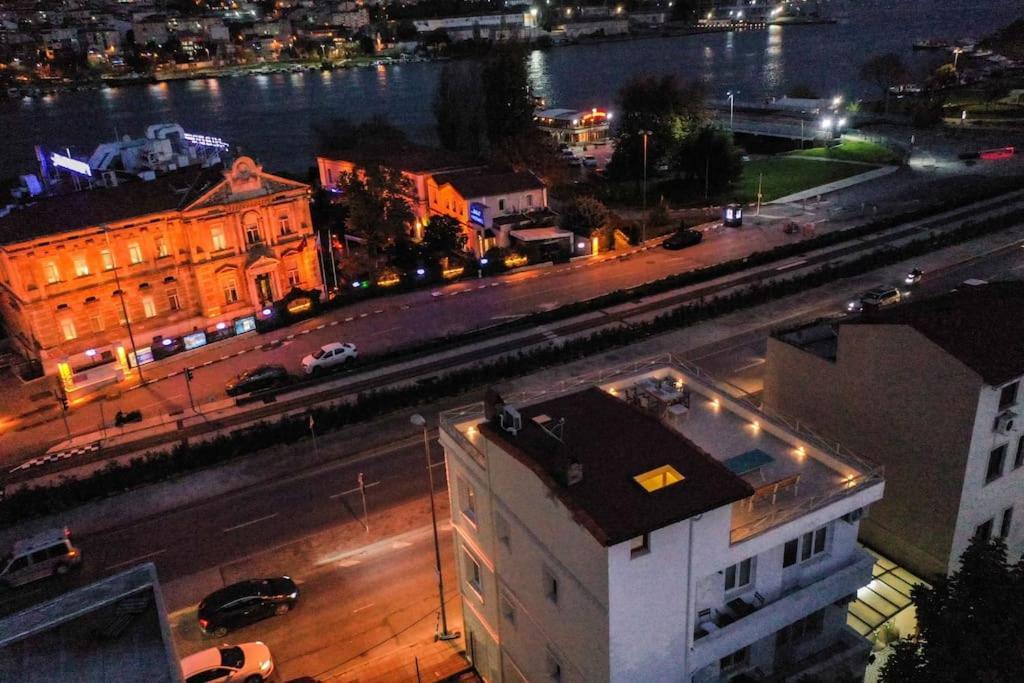 Waterfront Apartment By The Tram - Terrace With Dome & Golden Horn View In Fatih Istanboel Buitenkant foto