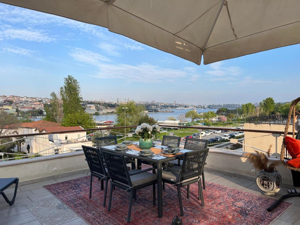 Waterfront Apartment By The Tram - Terrace With Dome & Golden Horn View In Fatih Istanboel Buitenkant foto