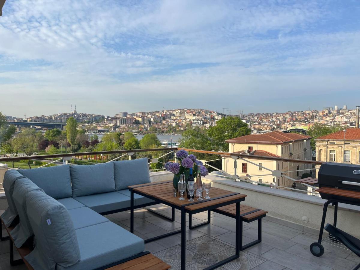 Waterfront Apartment By The Tram - Terrace With Dome & Golden Horn View In Fatih Istanboel Buitenkant foto