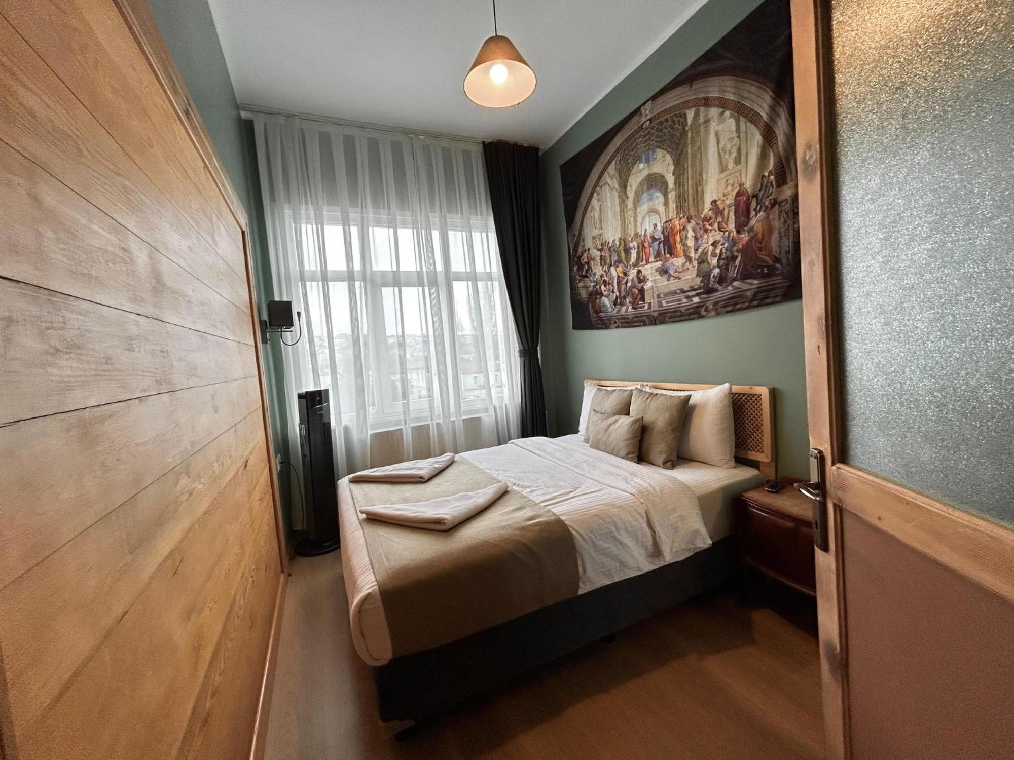 Waterfront Apartment By The Tram - Terrace With Dome & Golden Horn View In Fatih Istanboel Buitenkant foto