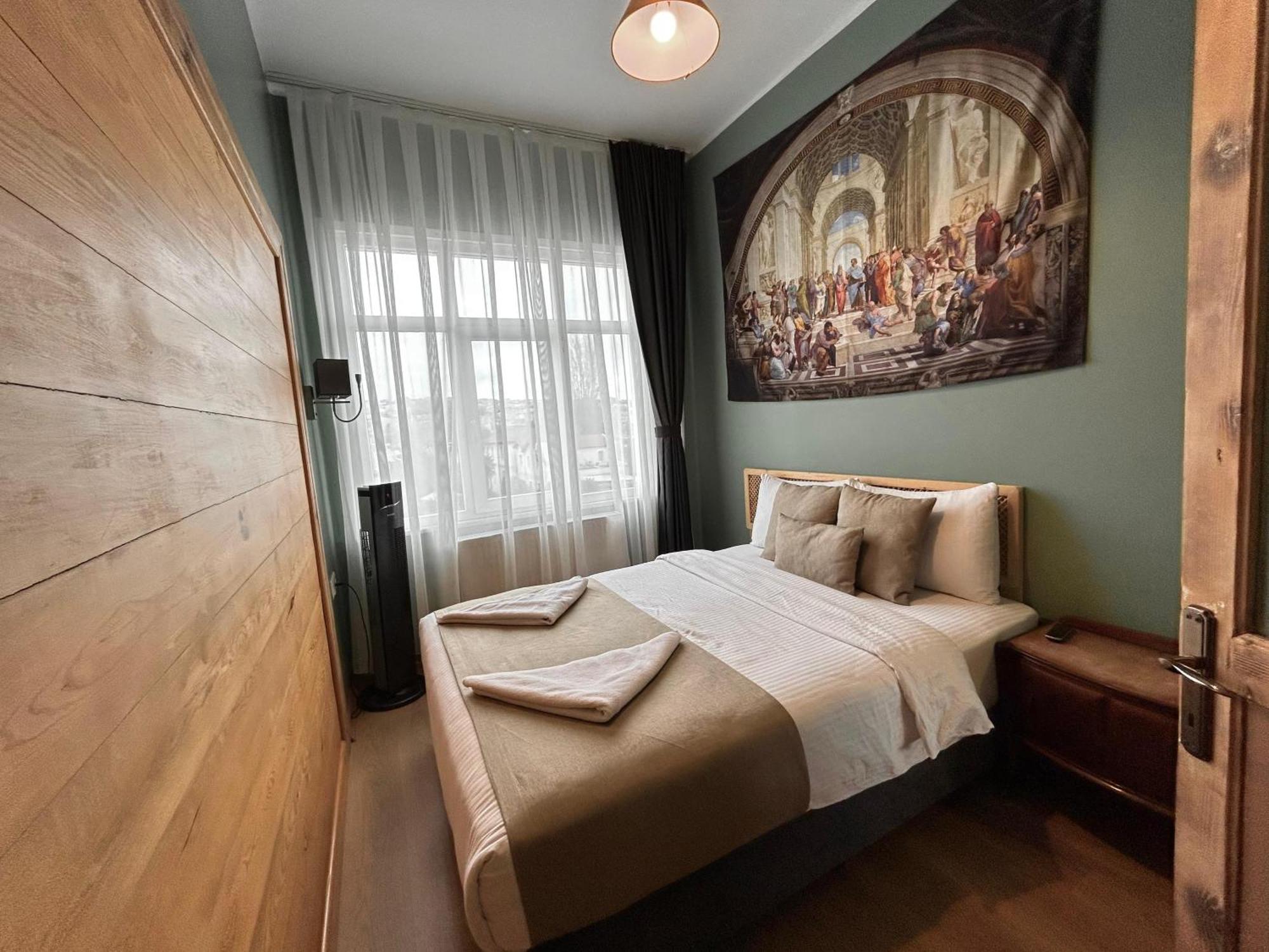 Waterfront Apartment By The Tram - Terrace With Dome & Golden Horn View In Fatih Istanboel Buitenkant foto