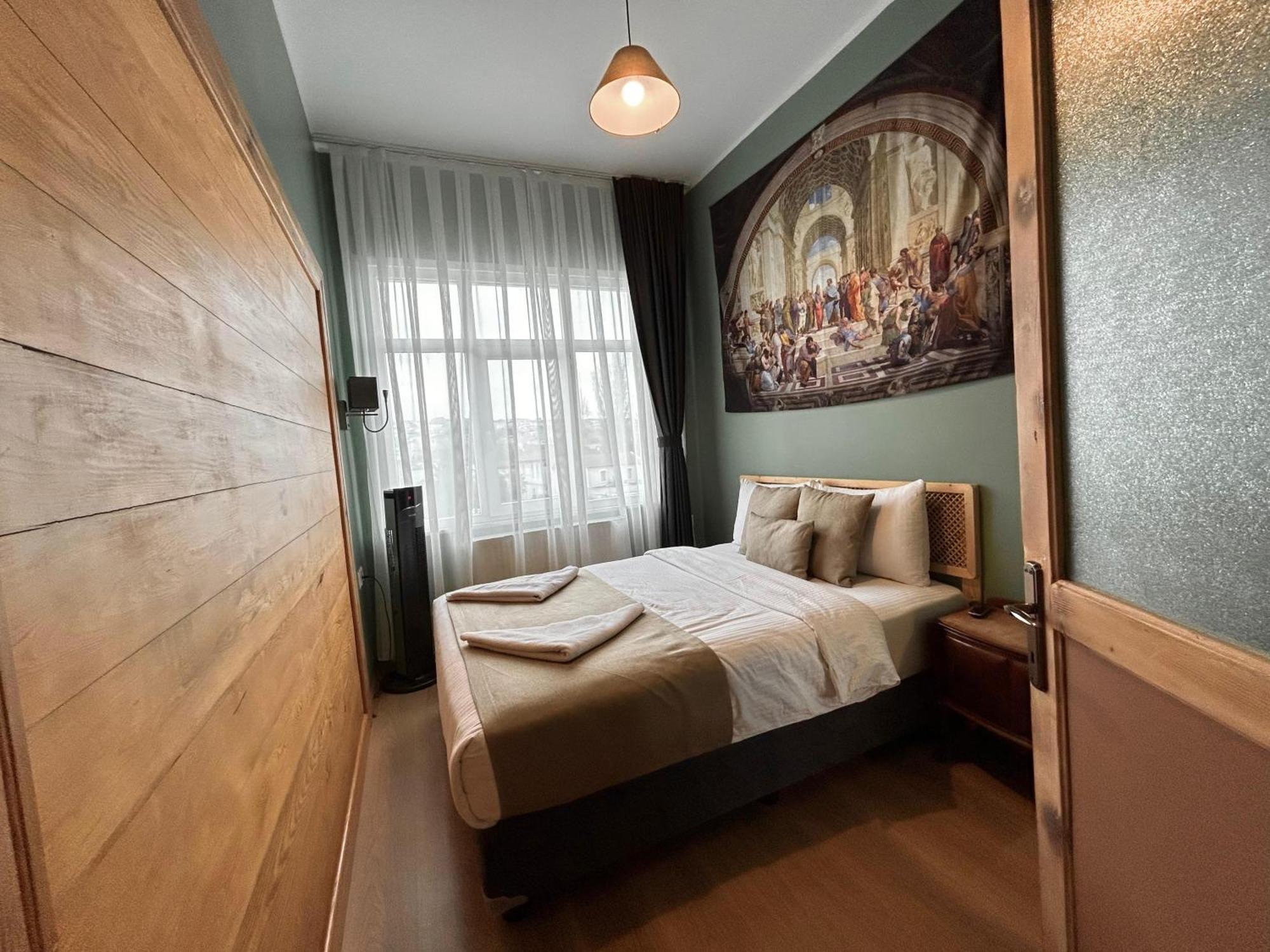 Waterfront Apartment By The Tram - Terrace With Dome & Golden Horn View In Fatih Istanboel Buitenkant foto
