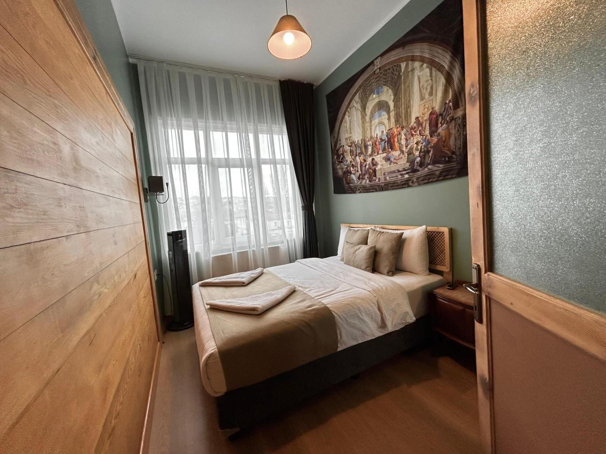 Waterfront Apartment By The Tram - Terrace With Dome & Golden Horn View In Fatih Istanboel Buitenkant foto