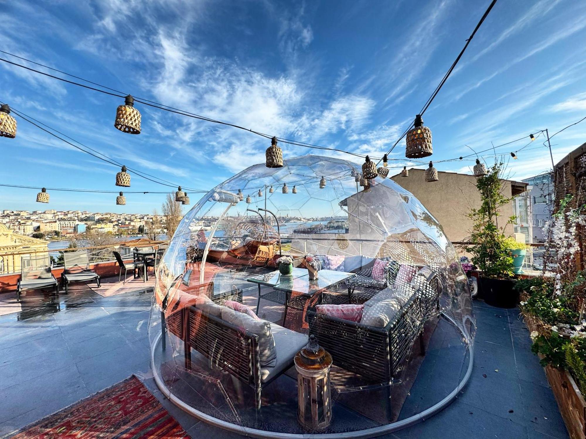 Waterfront Apartment By The Tram - Terrace With Dome & Golden Horn View In Fatih Istanboel Buitenkant foto