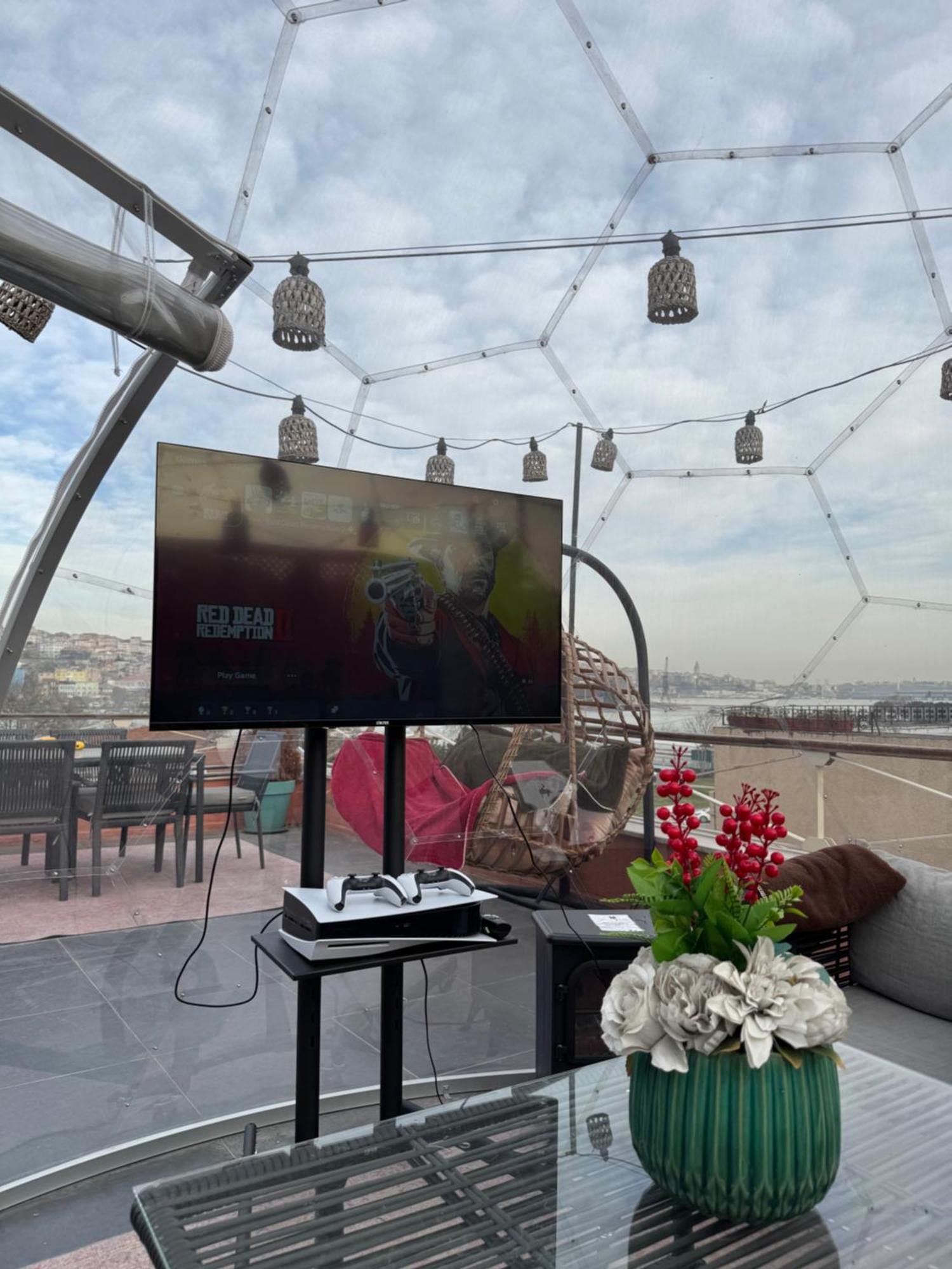 Waterfront Apartment By The Tram - Terrace With Dome & Golden Horn View In Fatih Istanboel Buitenkant foto
